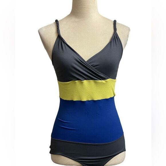 VPL One Piece Color Block Bathing Suit w/Twisted Straps (Size: Medium) - Picture 4 of 10